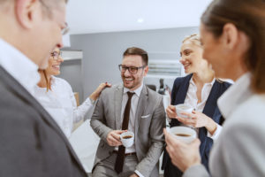 cafe-no-ambiente-de-trabalho-aumenta-a-produtividade